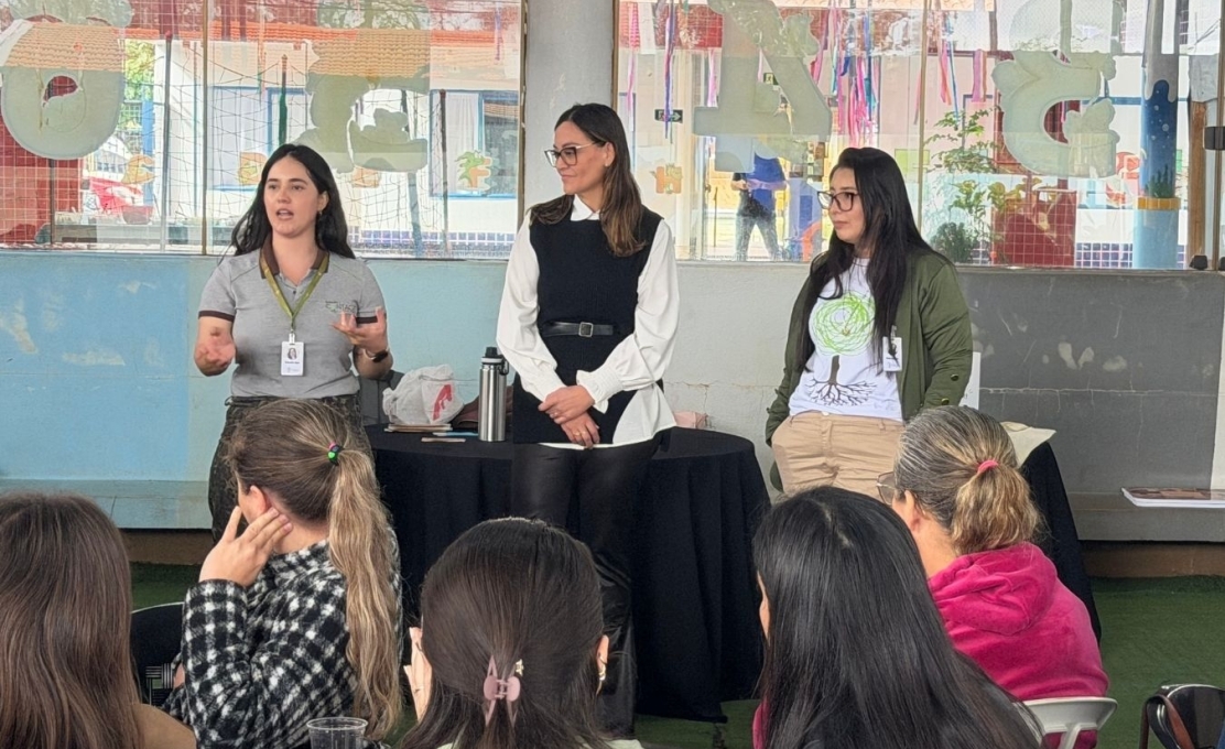 Professores da Educação Infantil participam de Formação Continuada com Assessoria Pedagógi...