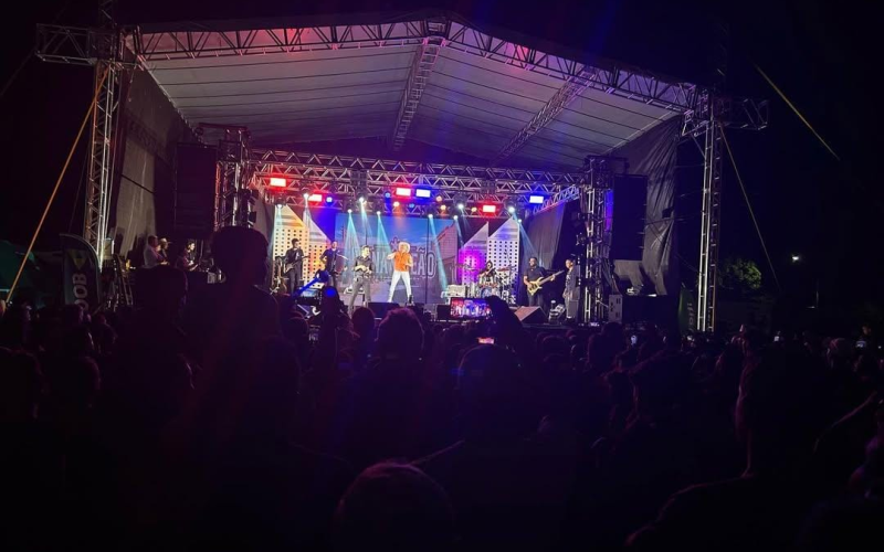 São Pedro Celebra o Natal de Luz com Show da Banda Herança e Dupla Breno e Matheus.